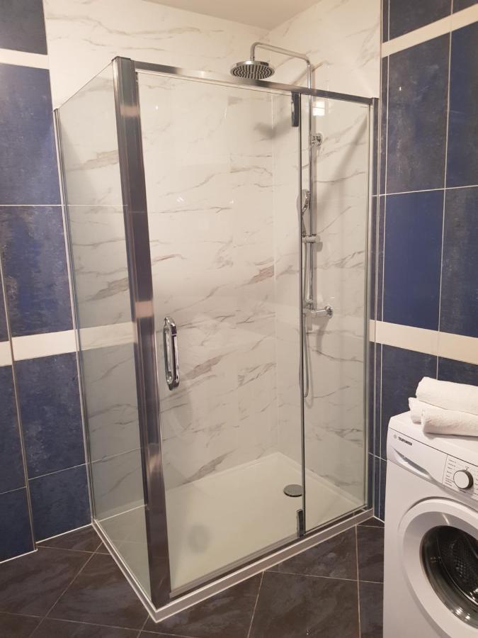 Apartman Nicol Ližnjan Eksteriør bilde